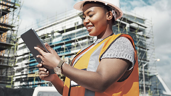 women looking at the tab